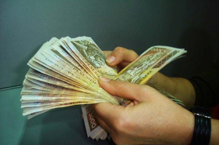 Qeveria miraton rritjen e pagës minimale në 50 mijë lekë