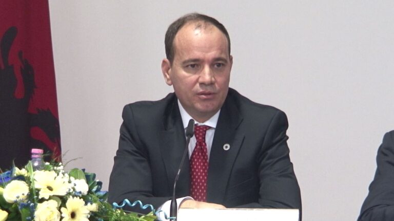 Presidenti Nishani në Top Story: Ja pse nuk mora pjesë në samitin e diasporës