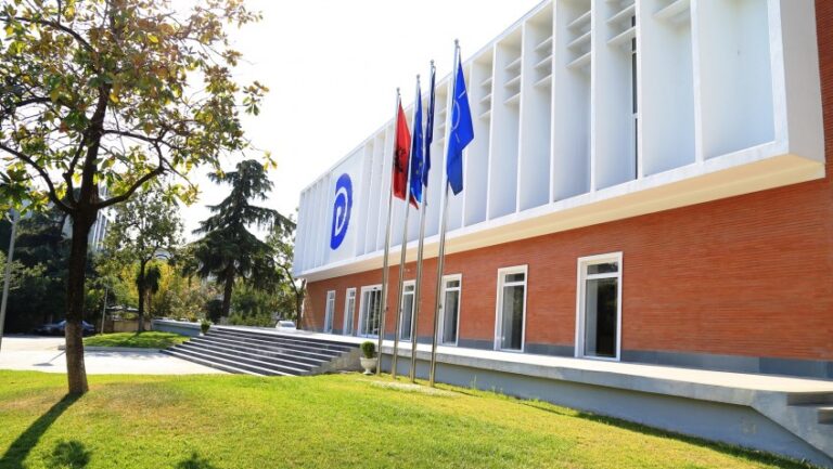 PD bojkoton seancën në Kuvend: Nuk vijmë për sa kohë nuk diskutohen kërkesat e protestuesve