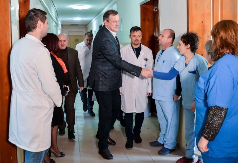 Proteza ortopedike falas edhe në spitalin Rajonal të Fierit