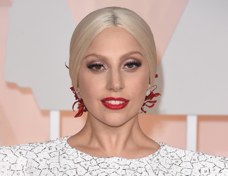 Lady Gaga del në mbështetje të Kamala Harris: Bëhuni gati për të votuar