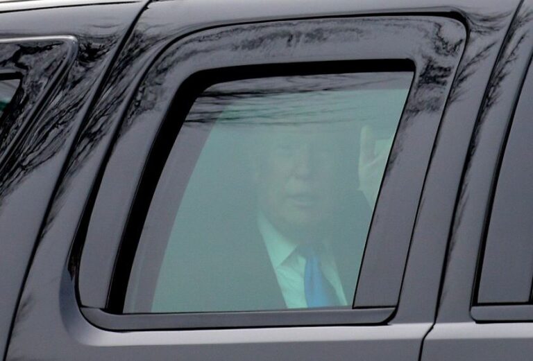 Sekretet e limuzinës së blinduar të Presidentit Trump (FOTO)