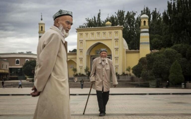 Kina ndalon emrat islamë në provincën me shumicë myslimane
