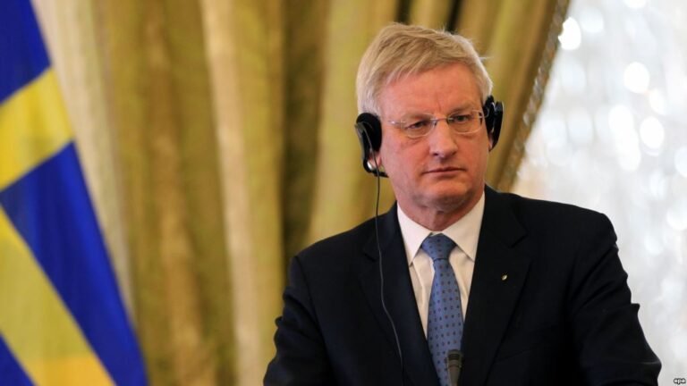 Bildt në Shkup: Respektoni Kushtetutën,