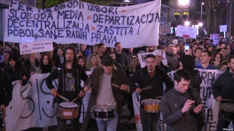 Në Serbi vazhdojnë protestat kundër “diktaturës”
