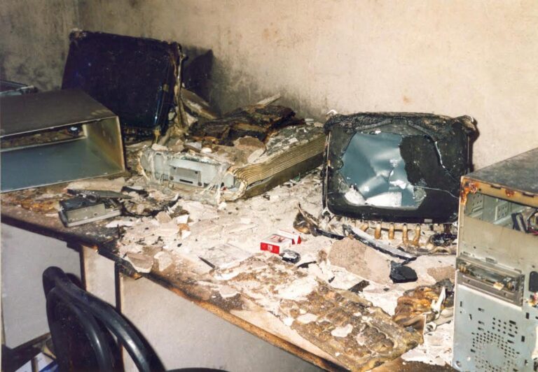 Pamjet e djegies nga pushteti të redaksisë së gazetës KOHA JONE, 3 mars 1997