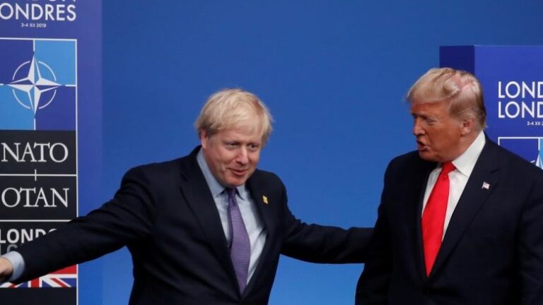Pse Johnson nuk dëshiron të fotografohet së bashku me Trumpin?
