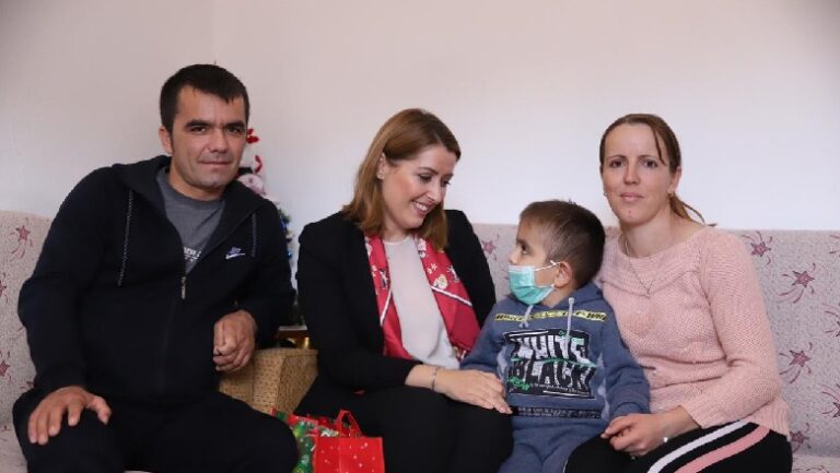 Transplant falas për 9 vjeçarin, Manastirliu: Financim 100% nga shteti