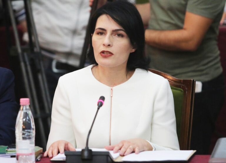 Mblidhet KLP/Arta Marku rikthehet në Tiranë, ja ku caktohet