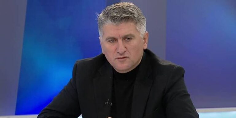 “Rama po hyn në një përplasje me natyrën e demokracisë europiane”, Gjekmarkaj: Kryeministri do të zbehë kritikat