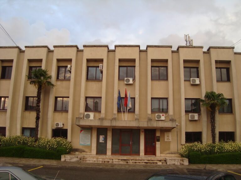 Pa drita dhjetëra fshatra të Lezhës, shkak moti i keq