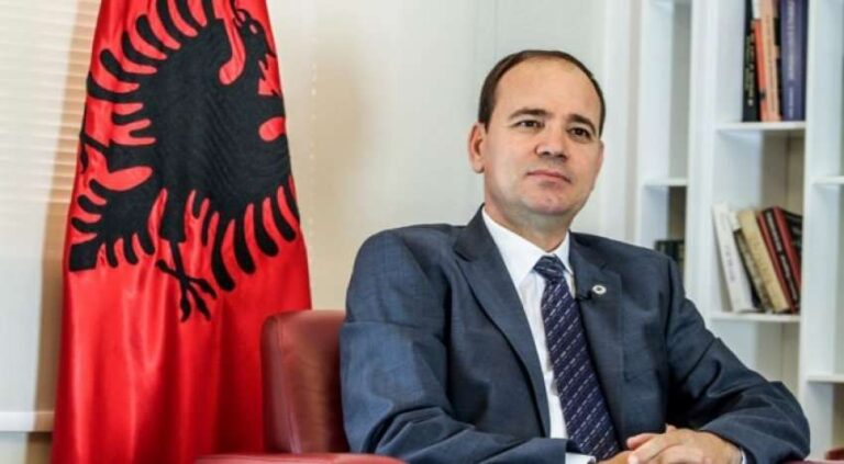 Nishani: 2019-ta do mbahet mend për tradhtinë kombëtare dhe korrupsionin qeveritar