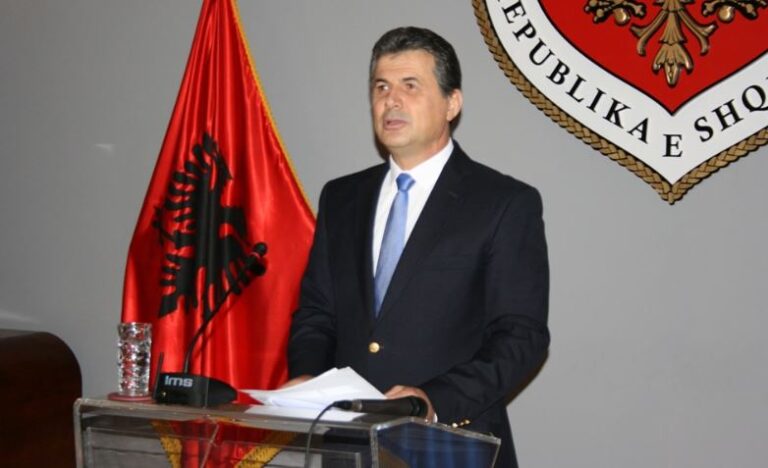 Në emër të luftës kundër koronavirusit, a po shkojmë drejt diktaturës?