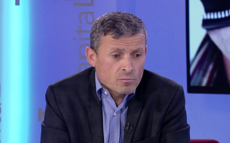 Kryeministri nuk mund ta lërë veten në dorën e medias