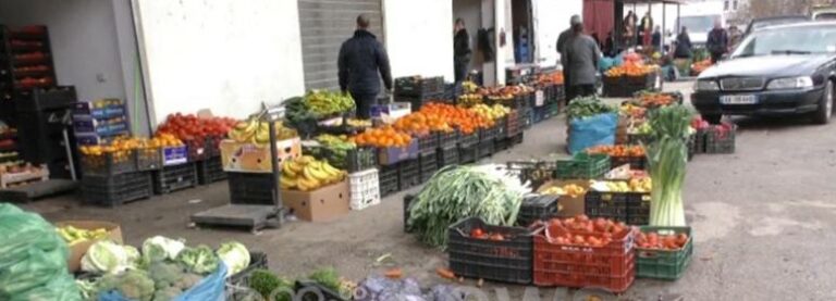 Tregu plot por s’ka kush ti blejë