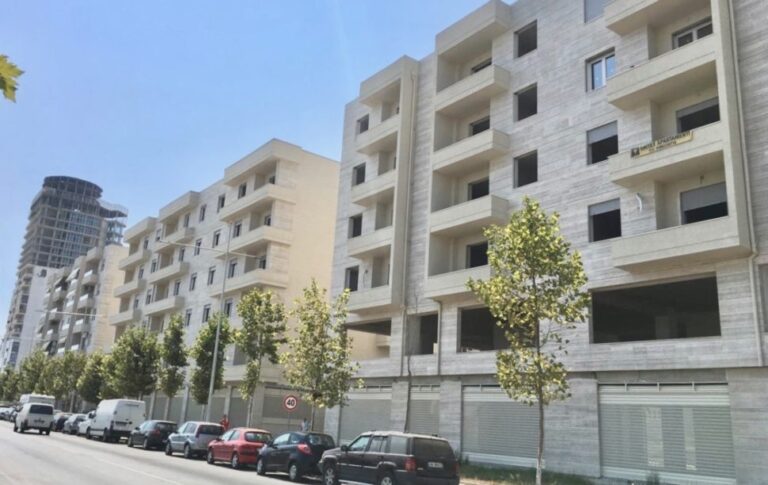 2 mijë apartamente të pashitura në Durrës