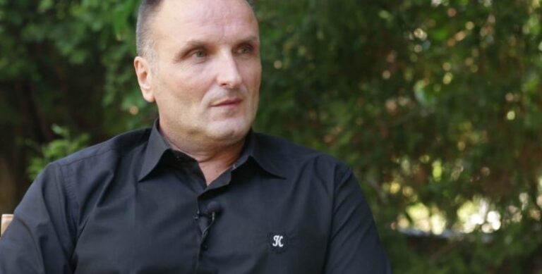Gjykata rrëzon kërkesën e Izet Haxhisë për revokimin e masës së sigurisë. Avokati: Procesi po gjykohet politikisht