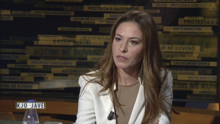 “Anti-shpifja”, Godole: Ngjarje e trishtuar, shmangu vëmendjen nga tërmeti. I kthehemi këtij modeli 30 vite pas diktaturës