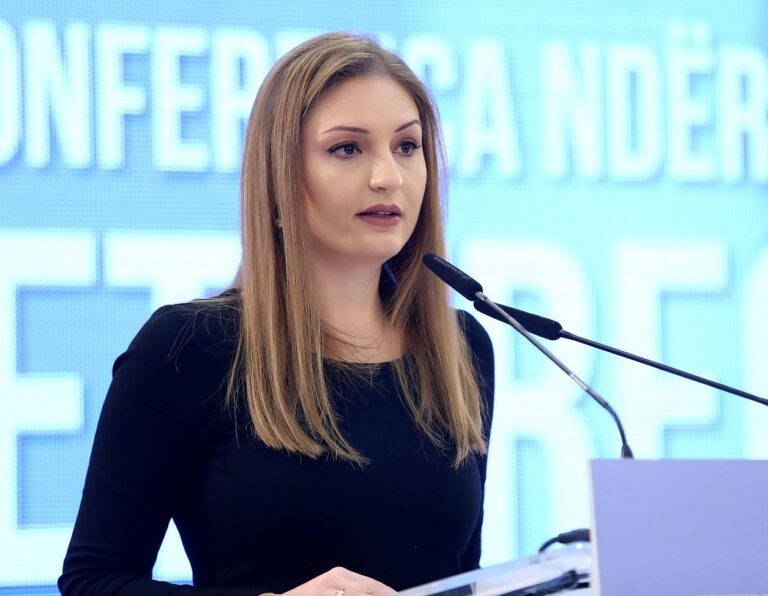 Klajda Gjosha: Listat e partive duhet të mbushen me emra e fytyra të reja