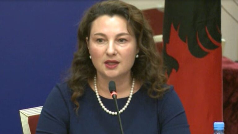 Leyla Mosess Ones shkon në Durrës: SHBA po bën gjithçka për t’ju ndihmuar