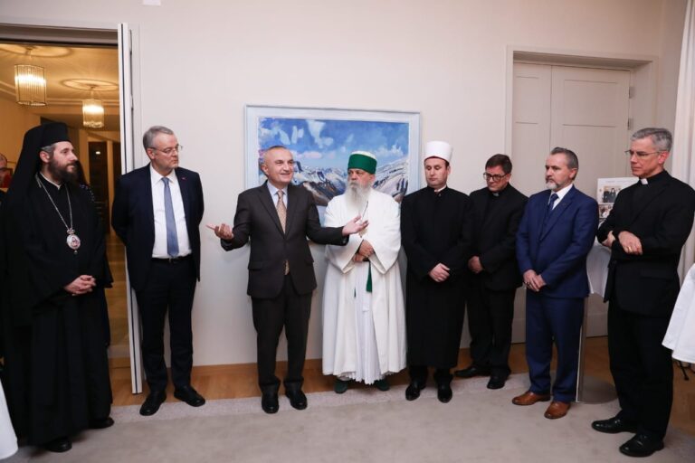 “Harmonia fetare, një nga pasuritë me të çmuara të kombit shqiptar”