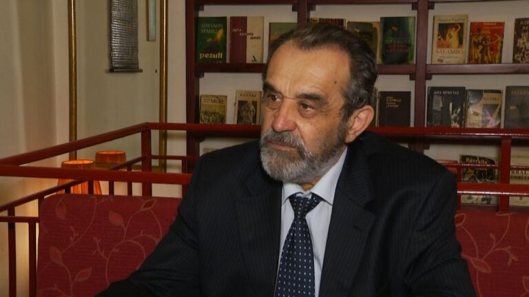 Moikom Zeqo: Shqipëria, xhungla e korrupsionit. Rinia, shpresa e së ardhmes