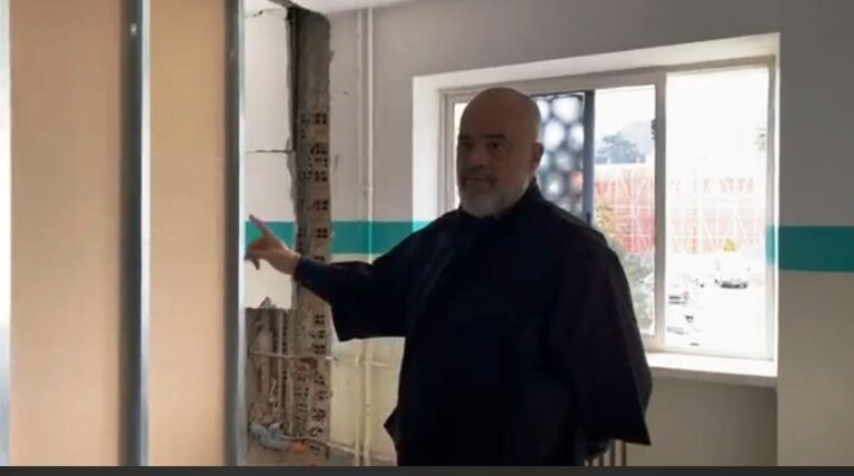 Rama: Njerëzit s’duhet të rrinë në spital si në stacion treni