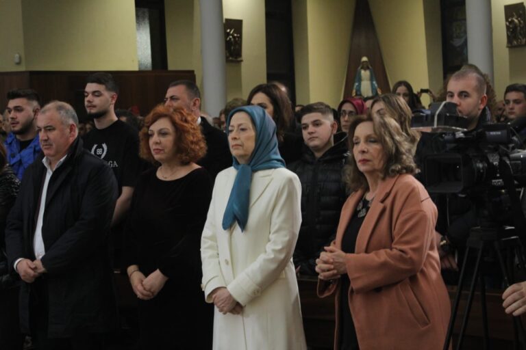 Liderja e opozitës iraniane merr pjesë në meshën e Krishtlindjes