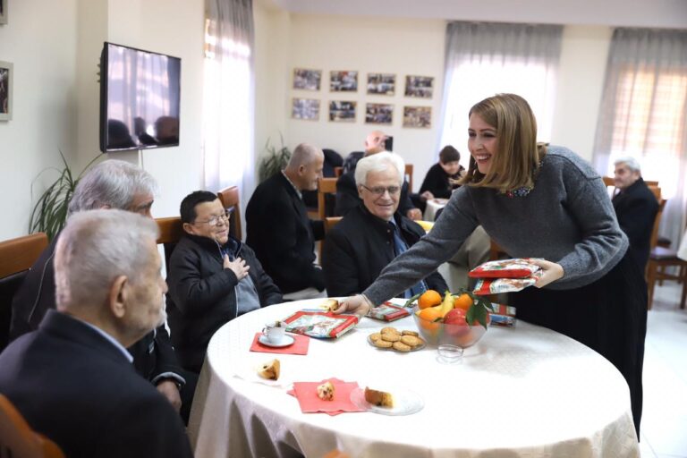 Shtëpia e të Moshuarve/Manastirliu: Gjest fisnik që dhuruat për banorët e prekur nga tërmeti