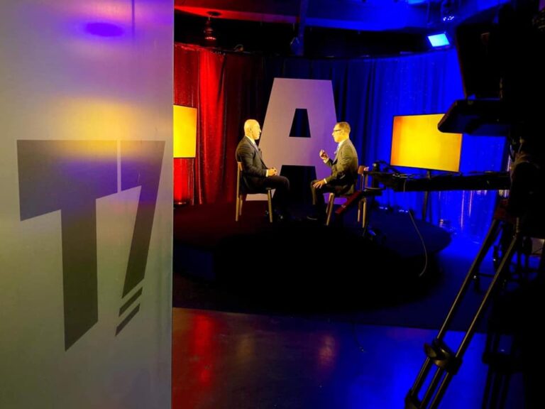 Adi Krasta, emisionin televiziv në Prishinë