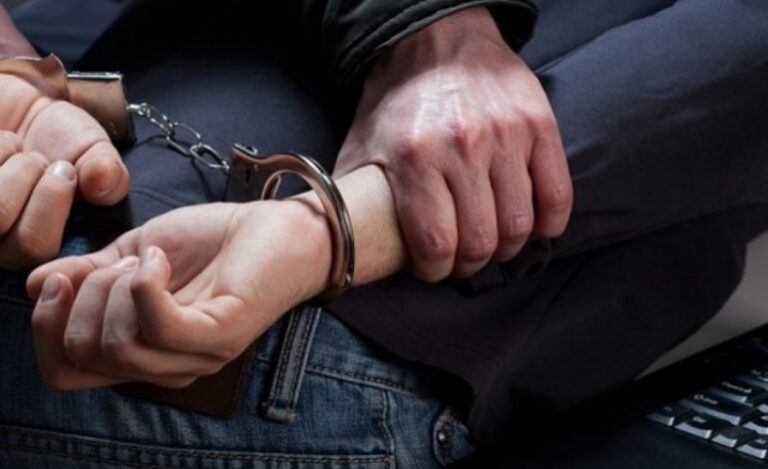 Veprime të turpshme me dy vajza të mitura 9 dhe 13 vjeç, arrestohet 56-vjeçari në Durrës