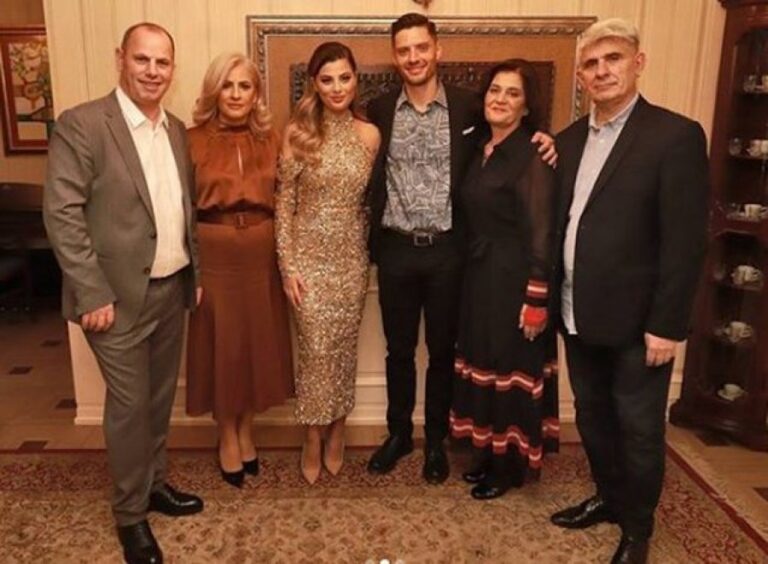 Ish-deputeti shqiptar fejon djalin, publikon foto nga festa