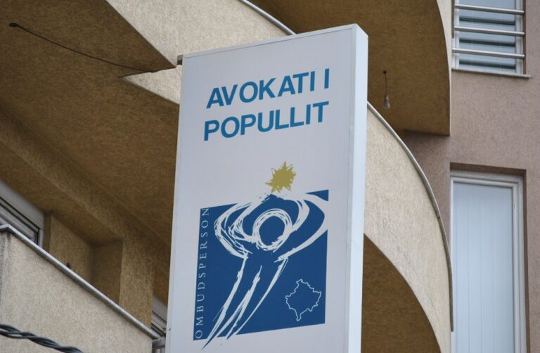 Avokati i Popullit: Paketa “Antishpifje” jo në përputhje me standardet ndërkombëtare