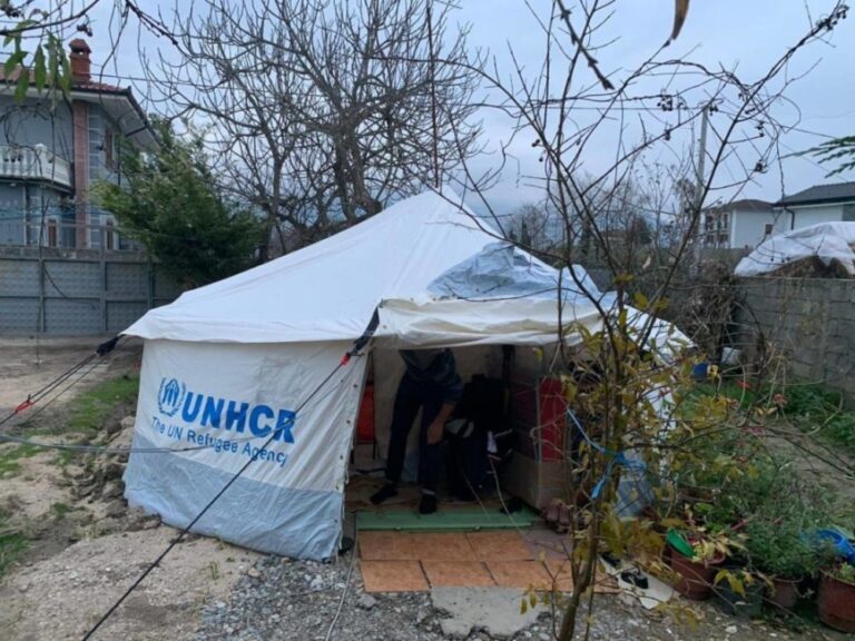 Jeta në çadra, në rrezik shëndeti i fëmijëve