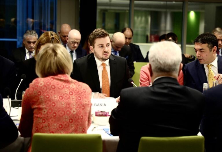 Cakaj me Ministrat e Jashtëm të BE-së: Politikë e re për hapjen e negociatave