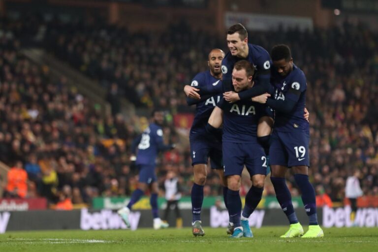 Tottenham barazon ndaj Norwich me një super gol të Eriksen (VIDEO)