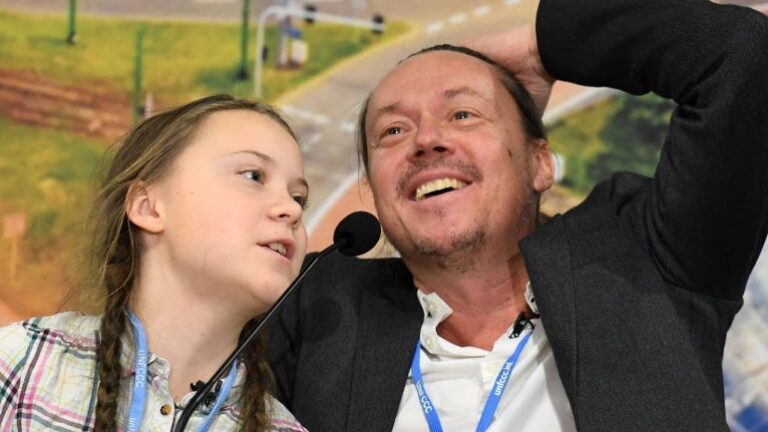 Babai i Greta Thunberg: Nuk fliste dhe nuk hante, tani është më e lumtur