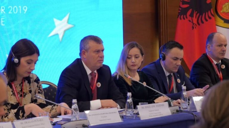 Rudina Hajdari: Nuk kam nevojë të qani hallin tim