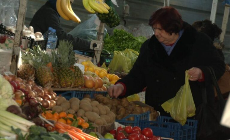 ”Çmime të kripura”, pensionistët: Të papërballueshme, nuk kemi terezinë e Vitit të Ri