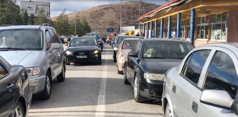 Për Krishtlindje me familjen: Mbi 21 mijë persona hynë nga deti, rreth 20 mijë nga Greqia