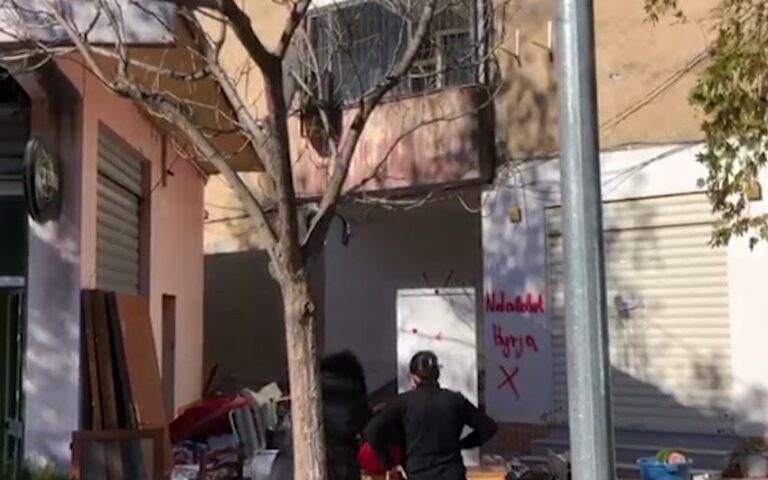 “Çmontohen” shtëpitë e dëmtuara, 7 pallate në Laç janë planifikuar për tu shembur