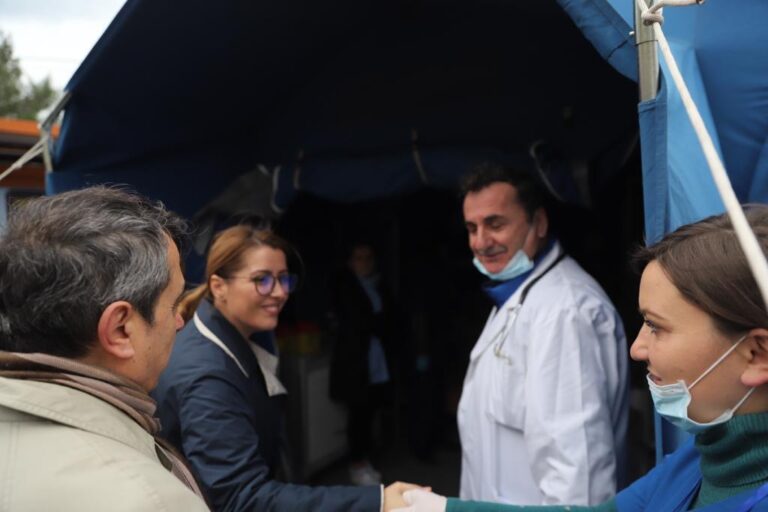 Manastirliu: Garantojmë shërbimin e urgjencës, do rindërtojmë spitalin e Laçit (VIDEO)