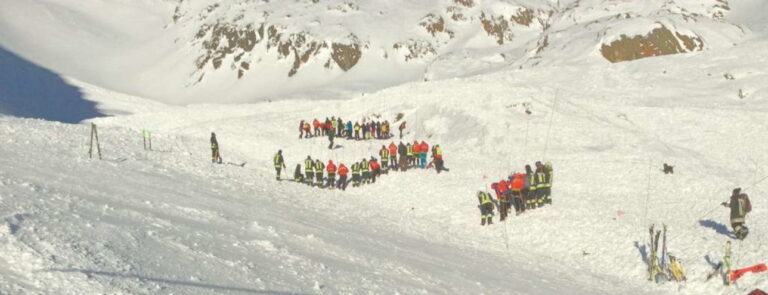 FOTO/ Orteku godet skiatorët, vdesin nënë e bijë dhe një vajzë tjetër 7 vjeçe