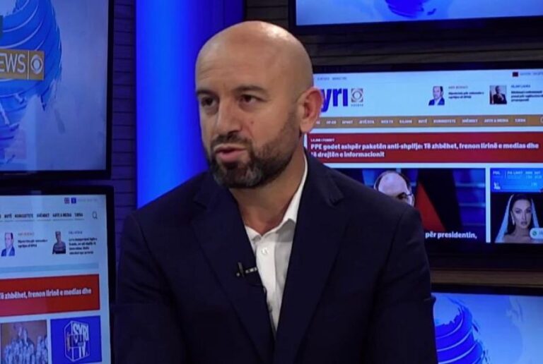 Pedagogu paralajmëron: Nëse hyn në fuqi, shumë portale kritike me qeverinë do të mbyllen
