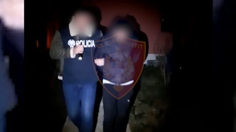 Vau i Dejës, arrestohet i riu që po vidhte një banesë