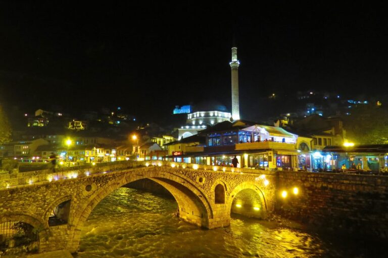 Shpenzoi paratë për pritjen e shqiptarëve, Prizreni anulon tenderin e zbukurimit për festat