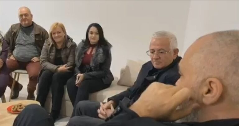 Rama: Kur me vdiq babai u bëra njeri normal, hoqa mjekrën e vathin u bëra dhe ministër