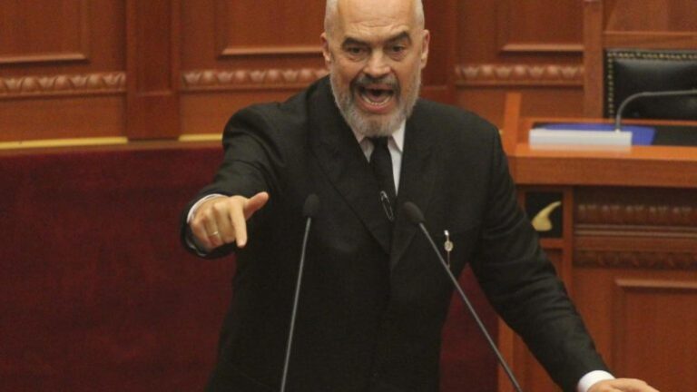 Rama nuk bind, shqiptarët e “masakrojnë”: Lolo kryeministër! Do të përçash shqiptarët