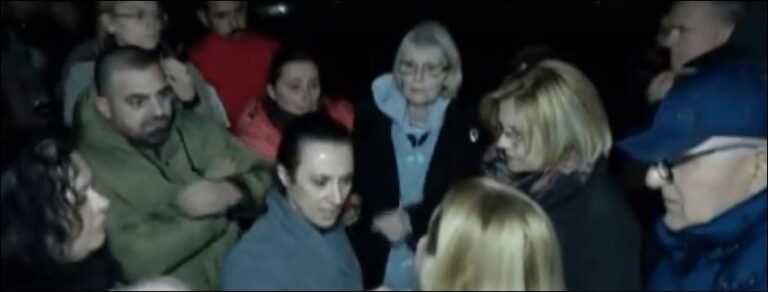 VIDEO/ Situatë e tensionuar në Qytetin Studenti, Albana Vokshi përplaset me Vasilika Hysin