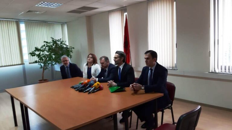 SPAK nis punën, Kraja: Koha për punë, jo për llafe